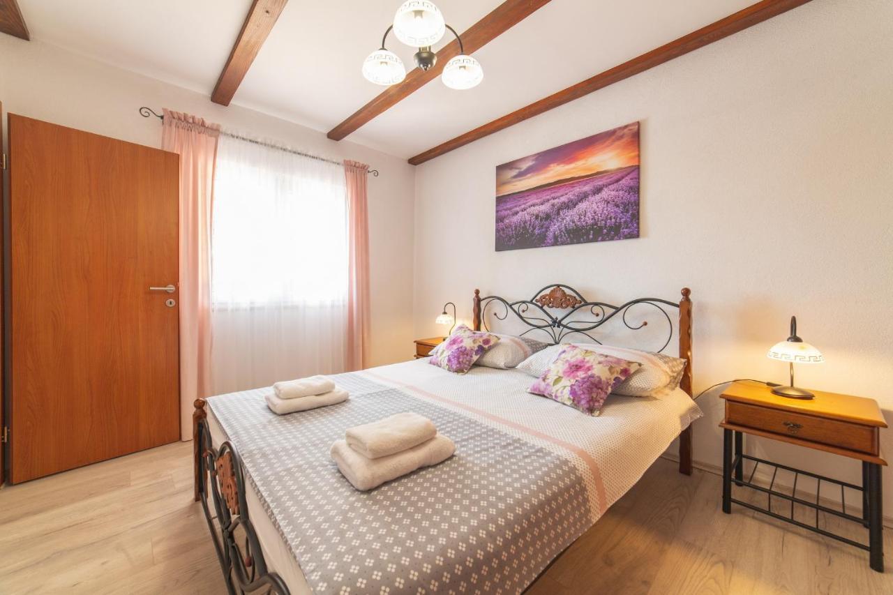 Holiday Home Sego With Private Pool Veliki Brocanac Exterior photo
